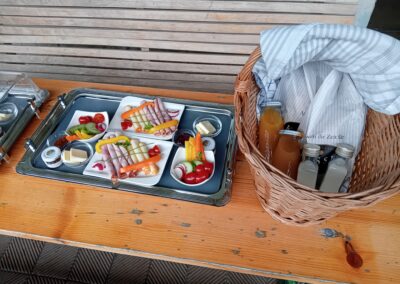 Frühstück für 2 Personen inkl. Gebäck, Saft und Milch